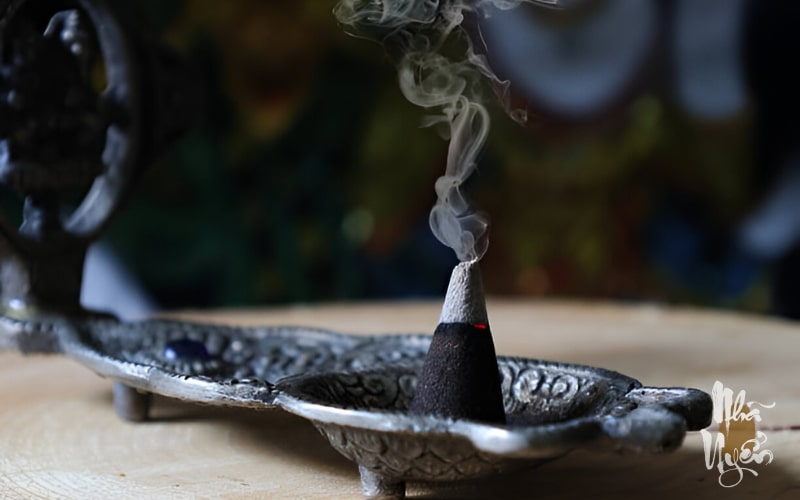 Có nên đốt hương nụ hàng ngày không